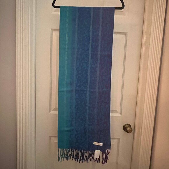 Pashmire, large lightweight scarf or wrap, gradient blues, NWT - Picture 1 of 2